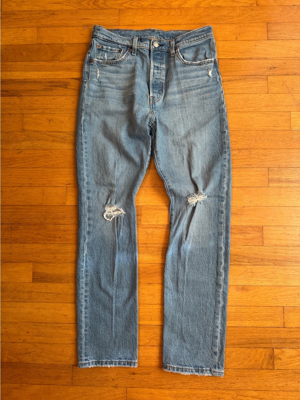 Levi's Classic 501 Light Blue Denim Distressed Straight Jeans (100% Cotton)